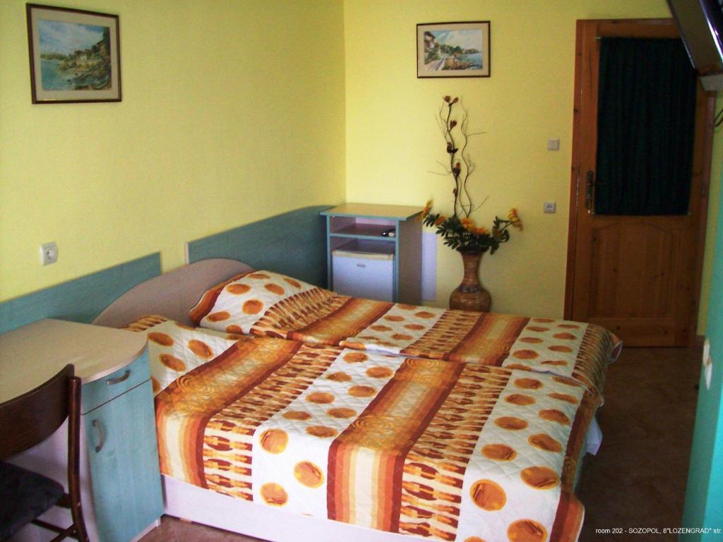 Guest House Mistral Sozopol Quarto foto